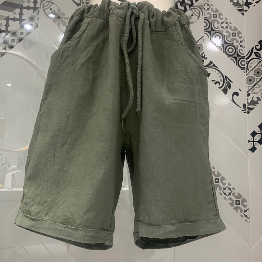 Beautiful Italian Made 💯% Linen High Drawstring Waist Relaxed Shorts